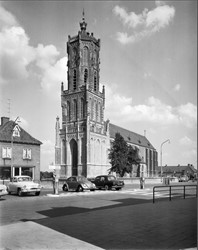 <p>De Grote Kerk in Elst na de restauratie in 1959 vanuit het zuidwesten (beeldbank RCE). </p>

